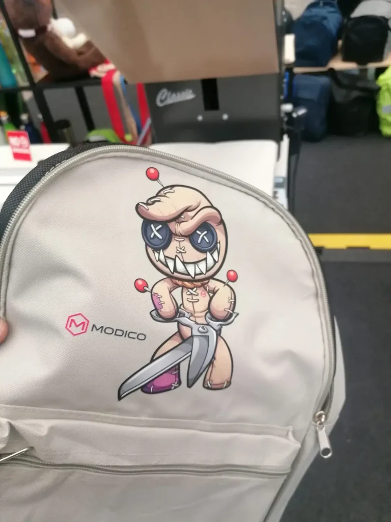 Mit Modijet DTF von Modico Graphics veredelter Rucksack
